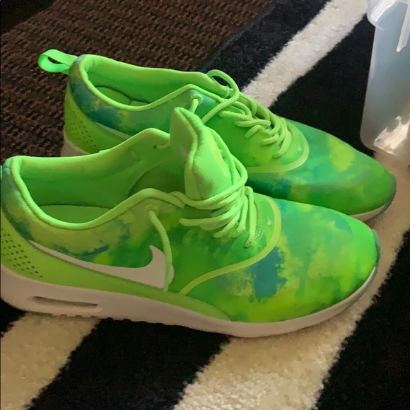 Women’s neon Nike Women’s neon Nike